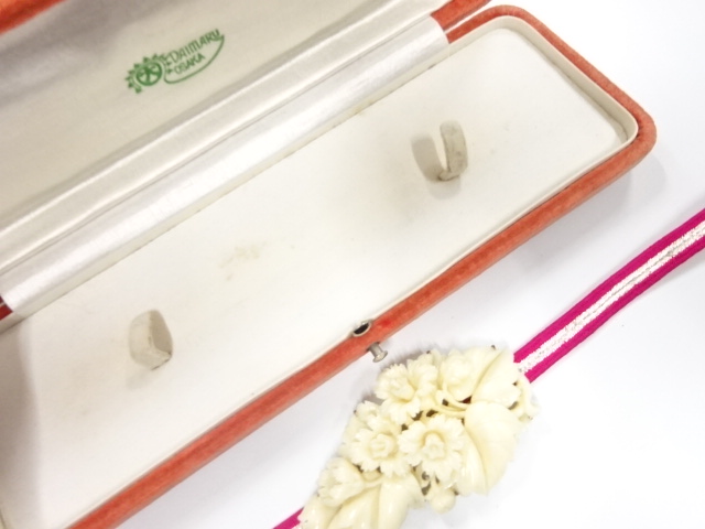  アンティーク　本珊瑚　帯留め(約27.65g)